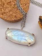 Bijou « Rainbow » artisanal en argent 925 avec Labradorite