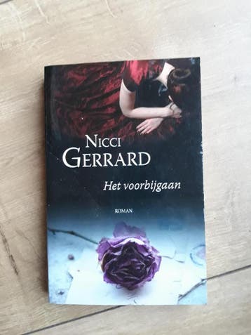 Het voorbijgaan 9789048000876 Nicci Gerrard, Boeken, Verzenden, Gelezen, Nicci Gerrard