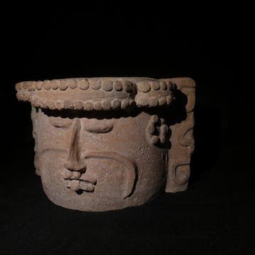 Maya, Mexico Terracotta Wierookvat. 31,5 cm lang. Spaanse