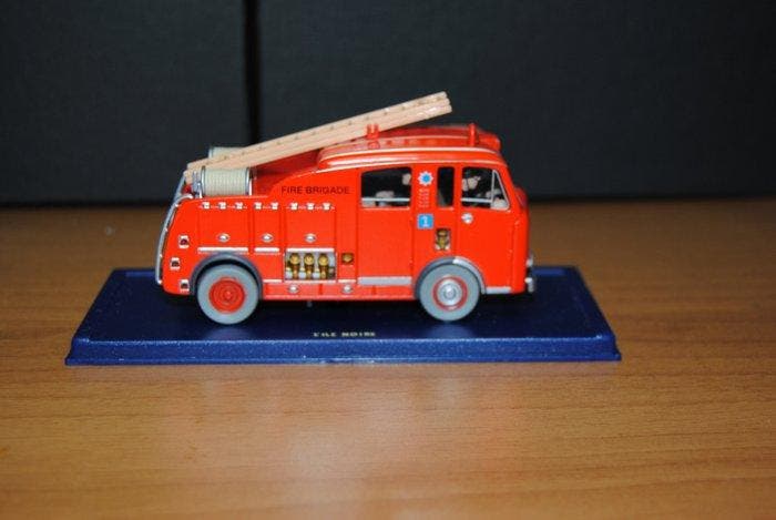 Atlas 1:43 - Modelauto (3) - Buick Roadmaster; Dennis F101, Boeken, Strips | Comics