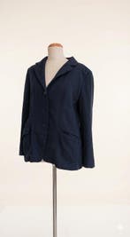 Een uniformblazer voor vrouwelijke stewardessen van