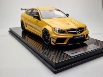Memory lines 1:18 - Modelauto - Mercedes Benz C63 AMG Black