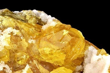Merveilleux soufre natif jaune canari et calcite de Sicile -