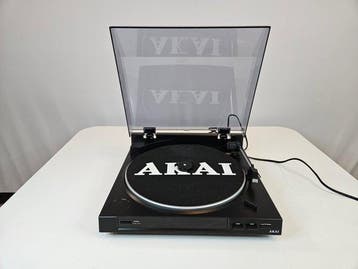 Akai - ATT01U Tourne-disque