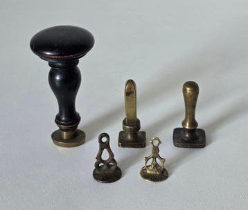 5 pièces Tampons laqués anciens, entre autres ottomans (Sans