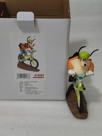 Disney - Figurine - Goofy on bicycle - Résine, Collections