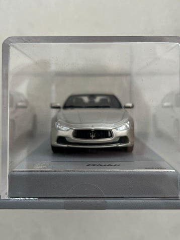 BBR 1:43 - Model sportwagen - Maserati Ghibli MY14 champagne, Nieuw