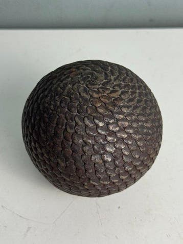 Decoratief ornament - Antieke Franse Boule à Écailles –
