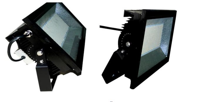 100W 12.000 Lumen LED terrein en bewaking schijnwerper, Bricolage & Construction, Éclairage de chantier, Envoi