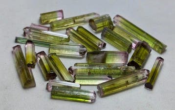 Tourmaline) Kristalen- 4.08 g - (1)