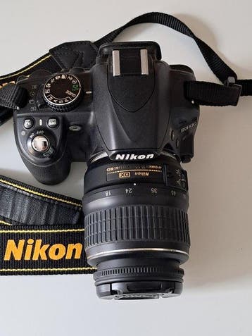 Nikon D3100 + AF-S 18-55 II Digitale camera, Nieuw