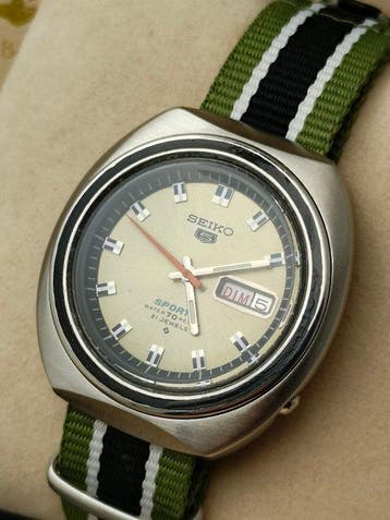 Seiko - XL sports Diver 70m Day/Date - Zonder minimumprijs -