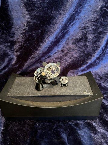 Swarovski - Beeldje - Panda moeder en baby - Box +