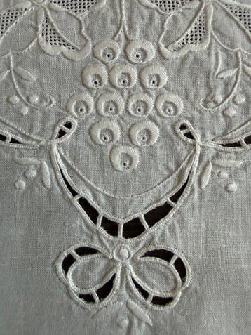 intaille-relief - Serviette (2) - 110 cm - 76 cm - Broderie