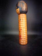 Okamoto Usaboro - Beeldje, Prachtige grote creatieve Kokeshi