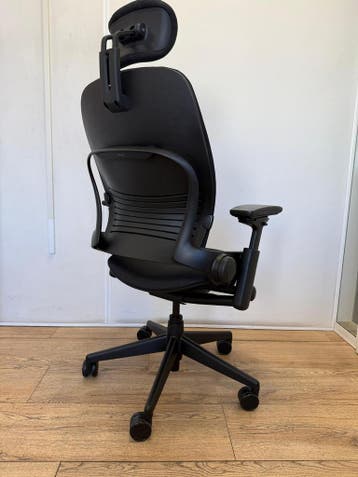 Refurbished Steelcase Leap V2 Met Hoofdsteun - Incl Garantie, Verzenden, Zwart, Zo goed als nieuw, Bureaustoel