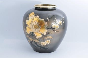 Pioenen en bloemmotieven - Brons - Japan - 20e eeuw, Antiek en Kunst