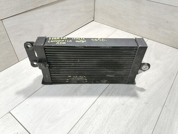 Ferrari Italia oliekoeler, Auto-onderdelen, Airco en Verwarming, Gebruikt, Verzenden