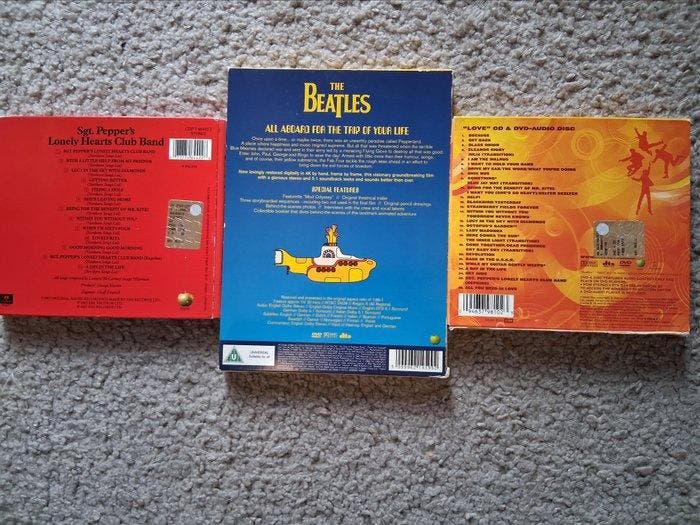 Beatles - 3 items - 1- yellow submarine 2- lonely hearts (st, Cd's en Dvd's, Vinyl Singles
