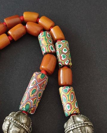 Zilver - Ketting - Jemen bakeliet/trade bead, Antiek en Kunst