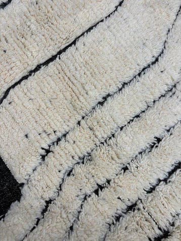 New Graphic Beni Ouarain Berber Rug — Handknotted Natural