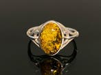 Vintage unieke glanzende Baltische amber ring – Stralende
