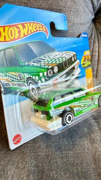 Hot Wheels 1:64 - Modelauto - FACTORY ERROR: Severe Rear, Hobby en Vrije tijd, Modelauto's | 1:5 tot 1:12