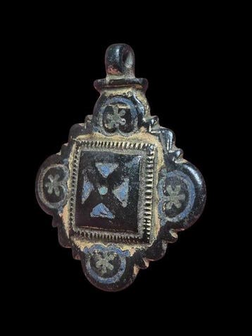 Middeleeuws Extreem Rare Gold Gilded Champleve Hanger, Antiquités & Art