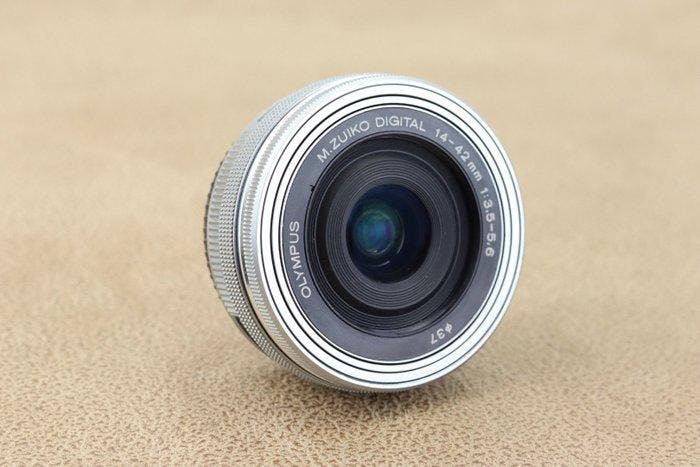 Olympus MFT 14-42mm F/3.5-5.6 EZ ED MSC Silver Cameralens, Audio, Tv en Foto, Fotocamera's Digitaal