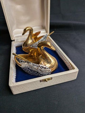 Salière et poivrière - cygne - Porcelaine, Antiquités & Art