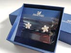Swarovski - Beeldje - Swarovski flower crystal stud earrings