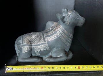 Nandi stier (Basava), vervaardigd in de traditionele Indiase