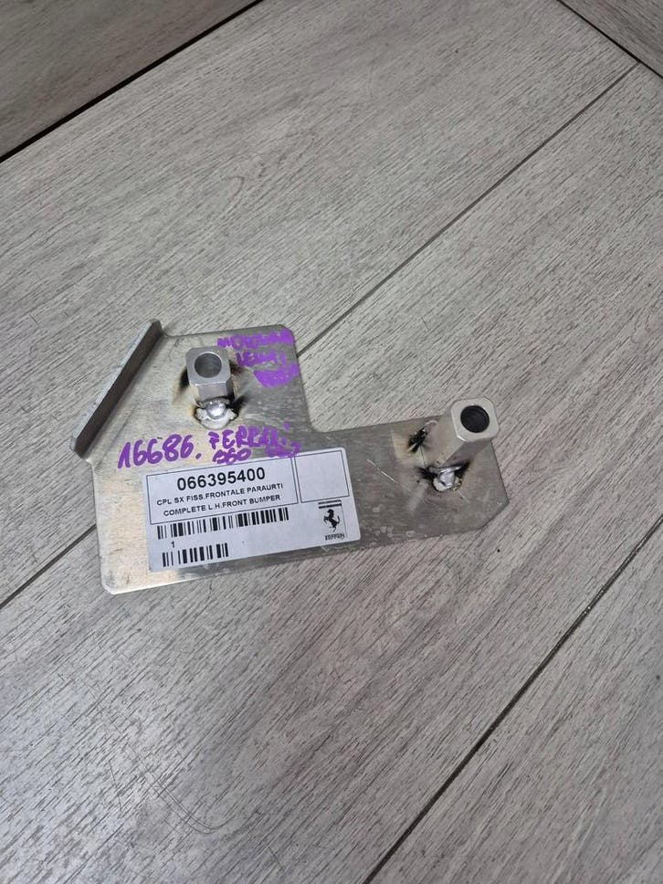 Ferrari 360 430 linker voorbumper bevestiging 66395400, Auto-onderdelen, Klein materiaal, Gebruikt, Verzenden