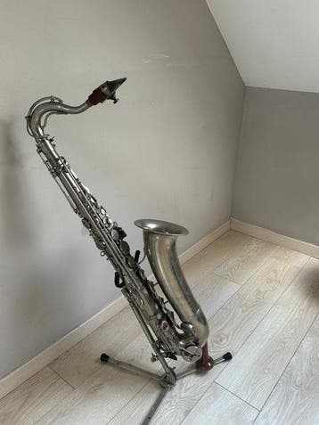E. Beaugnier - - Altsaxofoon - Frankrijk (Zonder, Muziek en Instrumenten, Nieuw