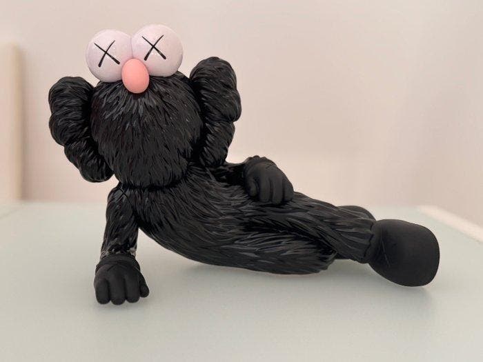 Kaws (1974) - TIME OFF, Antiquités & Art, Art | Objets design