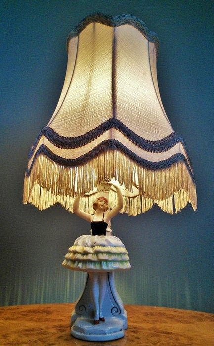 Lamp - Art Deco Ballerina - Danseres met wijde plooijurk -, Antiquités & Art, Art | Objets design