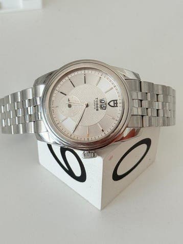 Tudor - date day - Glamour 56000 - Heren - 2010-2020