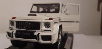 1:24 - Modelauto (2) - MERCEDES G Modell - RANGE ROVER, Nieuw