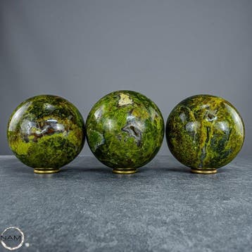 Groene Opaal – Groene opaalkralen – een levendig trio in, Verzamelen