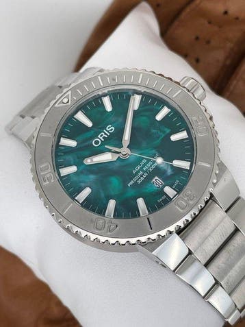 Oris - Aquis Date X Bracenet Automatic - 01 733 7730 4137-07