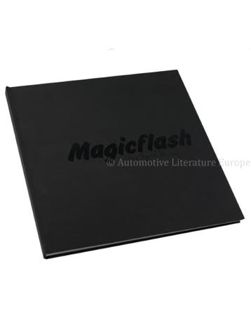THE MAGIC FLASH BOOK, Nieuw
