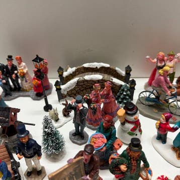 Lemax - Miniatuur beeldje - Verzameling Kerstdorp Figuren en