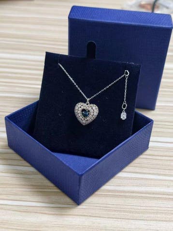 Swarovski - Beeldje - Swarovski Heart pendant necklace with