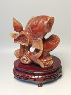 Natuurlijke rode agaat, uitgehouwen ornament met