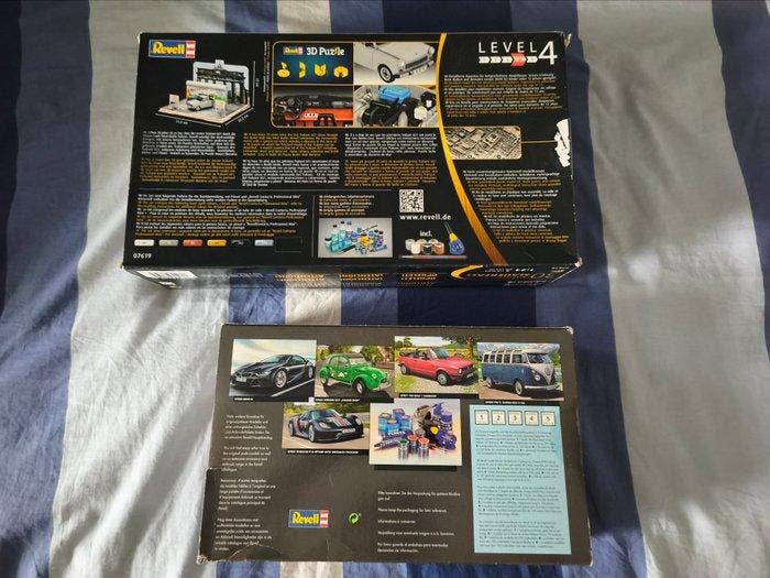 Revell 1:24 - Modelbouwdoos (2) - Volkswagen T1 Samba Bus /, Hobby & Loisirs créatifs, Voitures miniatures | 1:5 à 1:12