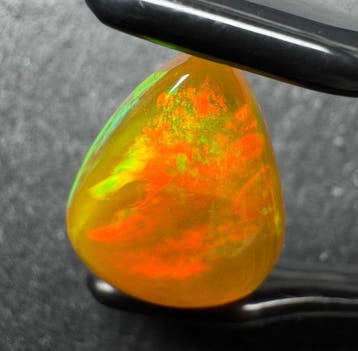 Opaal Cabochon- 1.46 g
