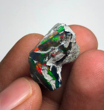 14,80 Black Opal Ruwe Topkwaliteit Ruw - Hoogte: 22 mm -