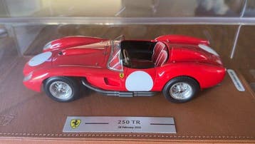 BBR 1:18 - Voiture miniature - Ferrari 250 Testarossa -