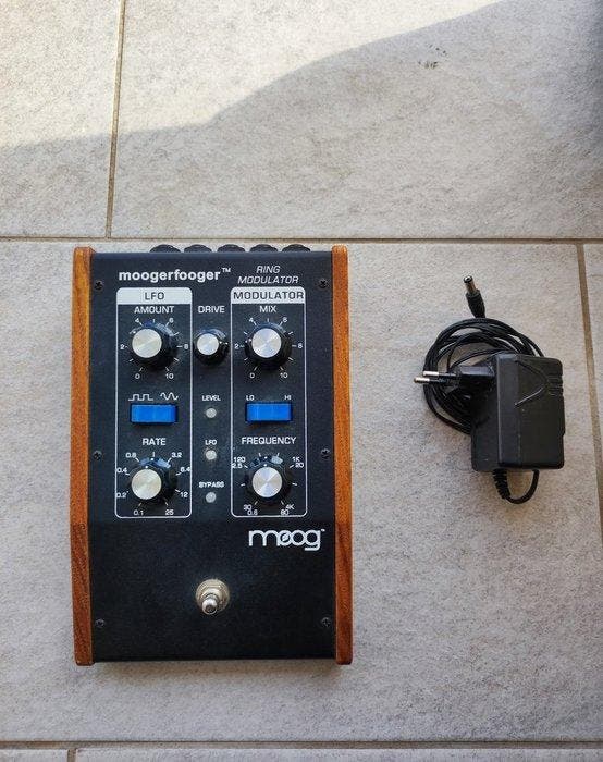 moog - Gitaar/ bas synthesizer - Verenigde Staten, Muziek en Instrumenten, Snaarinstrumenten | Gitaren | Akoestisch
