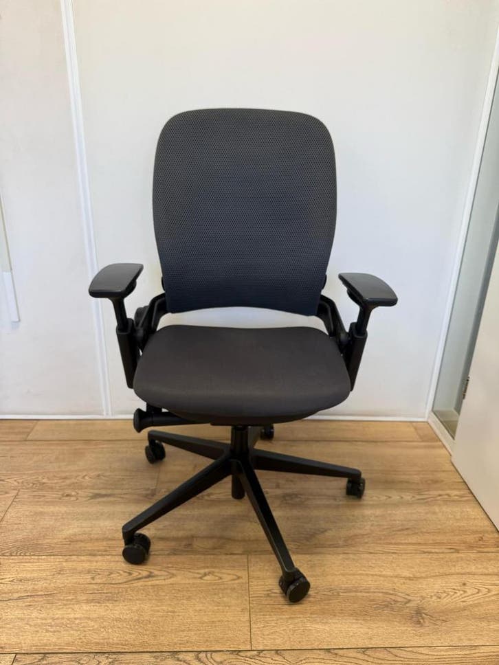 Bureaustoel Steelcase Leap V2 Antraciet- Full Option, Maison & Meubles, Chaises de bureau, Envoi